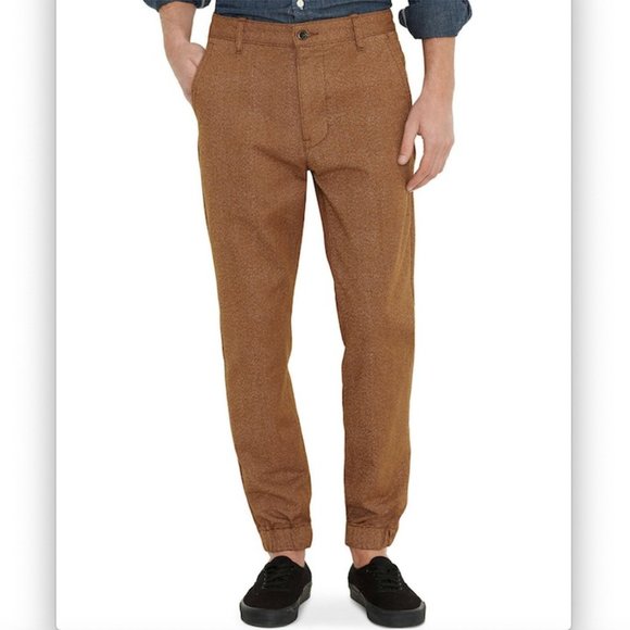 levi's chino jogger pants